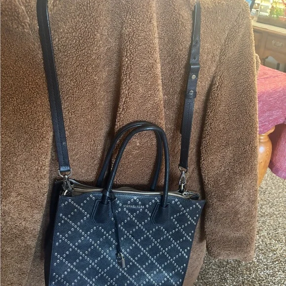 Michael Kors Mercer Grommeted Large Leather Tote - Picture 6 of 7